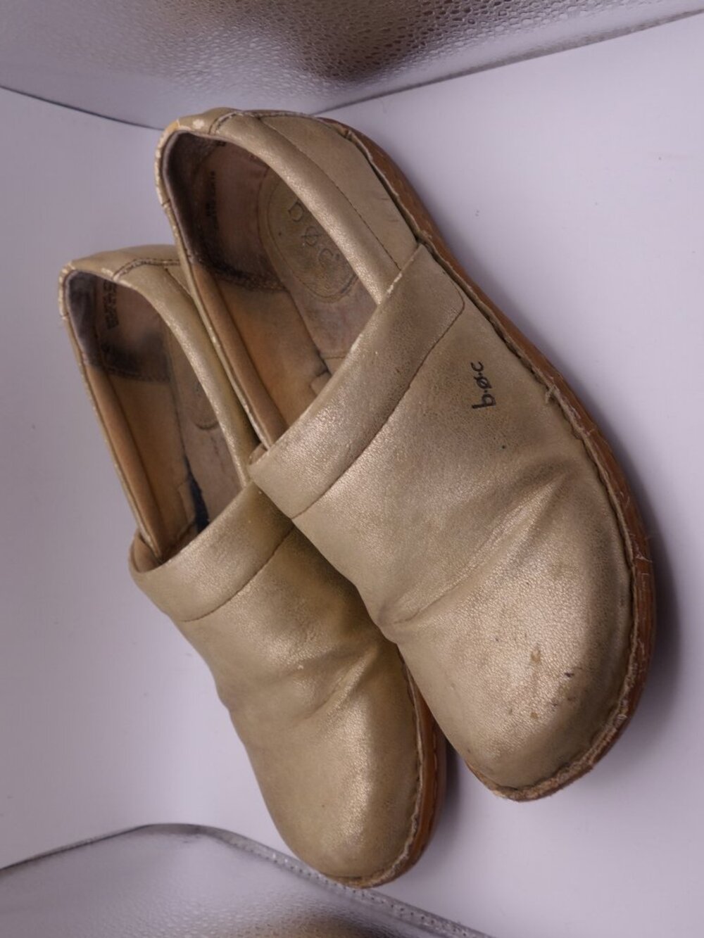 b.ø.c Gold Metallic Comfort Clog Loafers Size 6